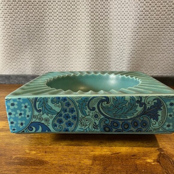 Rare Retro Porcelain Paisley Ashtray by Hyalyn‎ 6.5"x6.5" Turquoise - Picture 3 of 9
